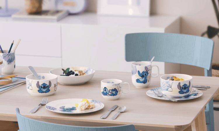 Mesa infantil decorada con la vajilla Disney Stitch de Villeroy & Boch